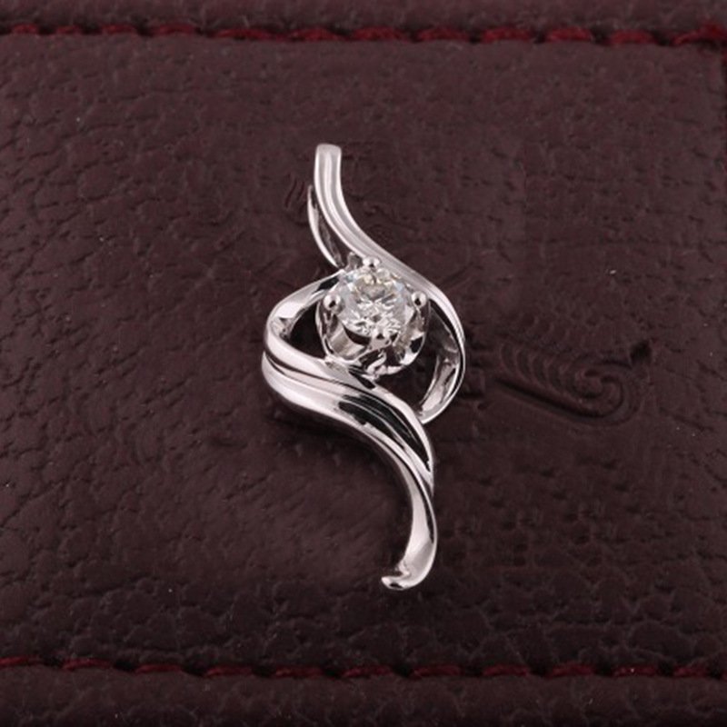 Simple and personalized diamond pendant fashion platinum necklace